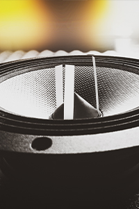 Mid range speaker transducer