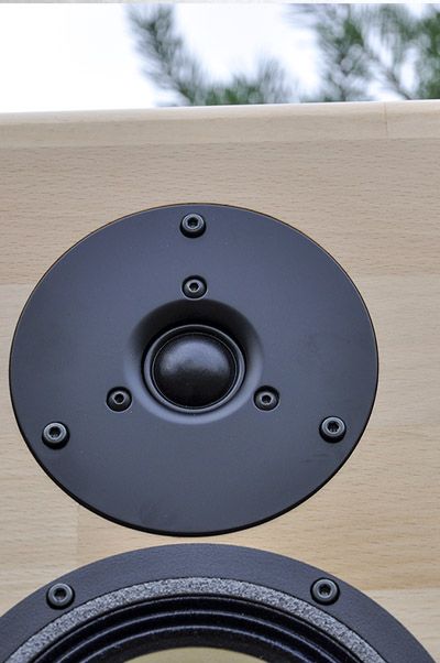 Contrast audio Lens. 2-way bookshelf speaker system.