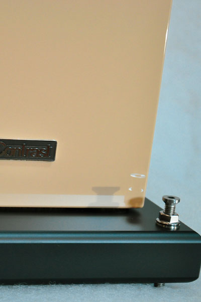 Contrast audio Soul. 3-way floorstanding audiophile speaker system.